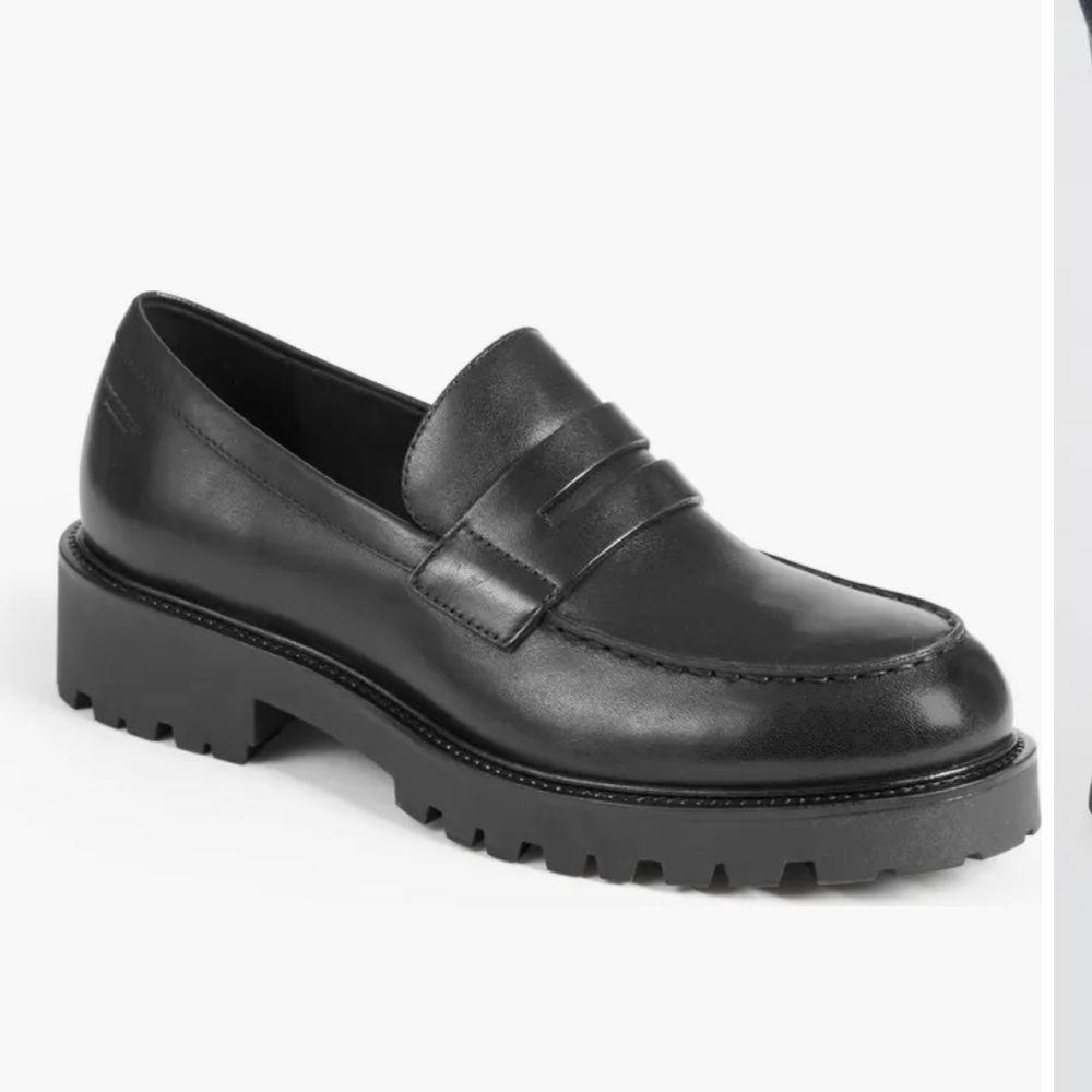 Vagabond Black Leather Lug Sole Penny Loafer